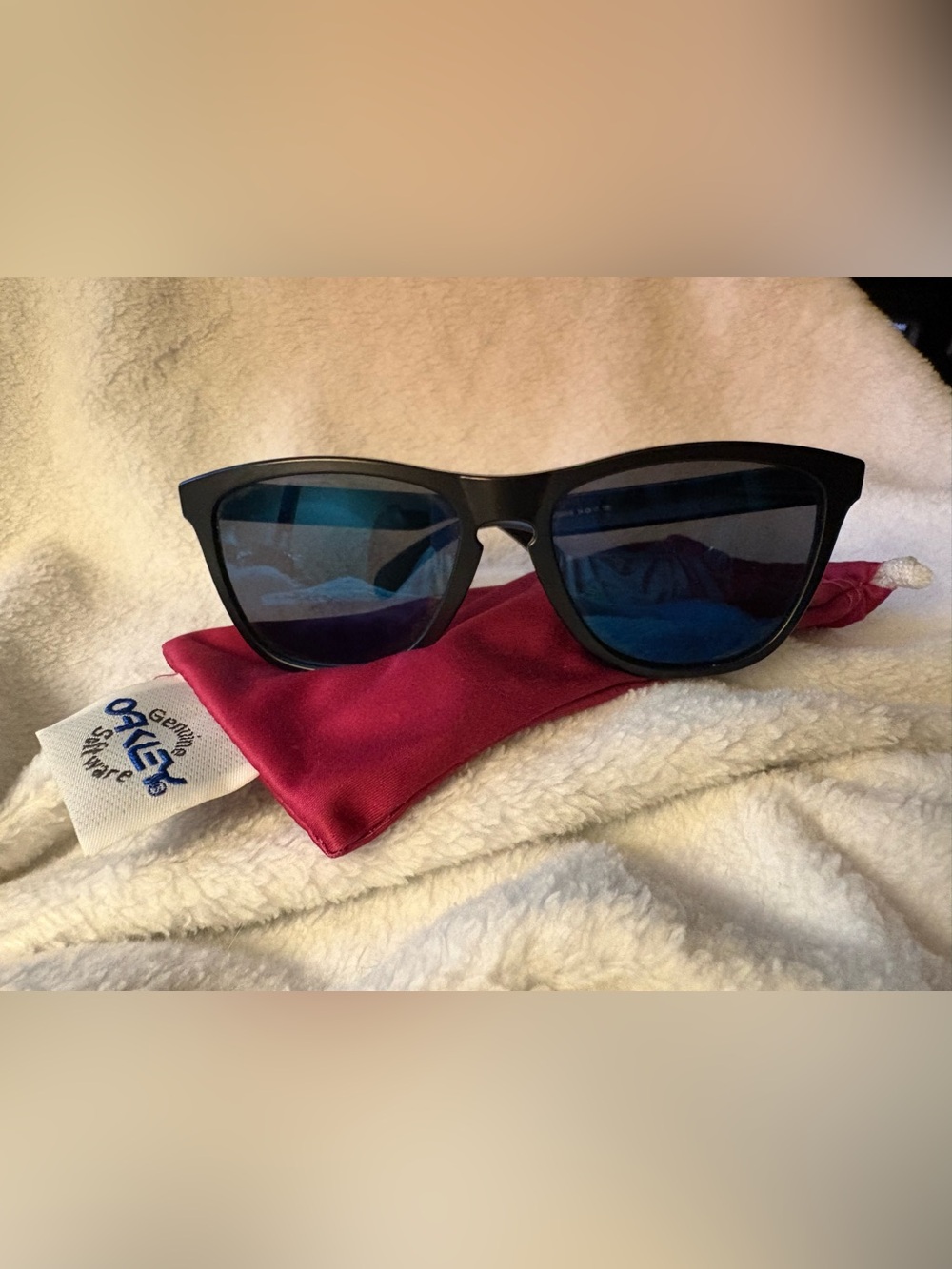 Oakley Frogskins 009245 Matte Black Frame w/Ice Iridium Lenses (Deep Blue) - Picture 11 of 11